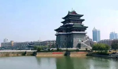 上巳赐宴琼林与二府诸公游水心憩于西轩