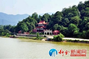 出昌山峡遇雨