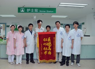 送秦侍御外甥张篆之福州谒鲍大夫秦侍御与大夫有旧