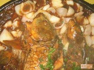 予家畜狸花二猫一日狸者获鼠未食而花者私窃