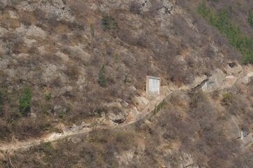 和万州杨使君四绝句。竞渡