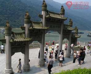 赠别元十八协律六首