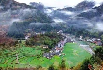 积雨辋川庄作 / 秋归辋川庄作