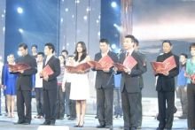 子山见和去年湖庄春晚诗仍次前韵