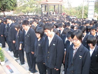 送鹌鸭腊龚养正二首