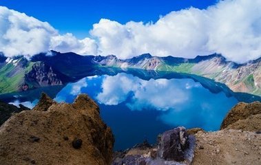 卜算子 长白山中作
