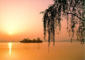 送诗友归西湖