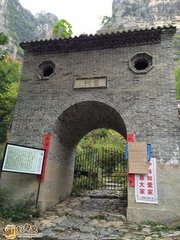 晋门。再吟