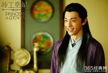 送李策秀才还湖南，因寄幕中亲故兼简衡州吕
