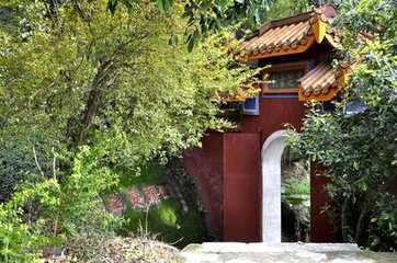 仲春晚寻覆釜山