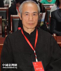 某介直寡合为邑亡状而杜兄一见过爱作诗称许