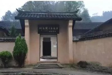 和河南杨少尹奉陪薛司空石笋诗