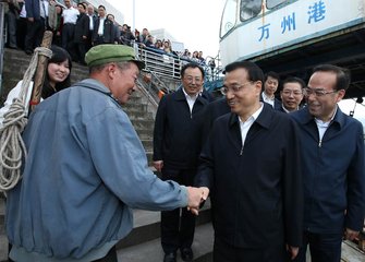 会葬外舅过李万州基下