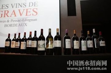 十日与侯伯用谢元焘诸友汎菊得头字