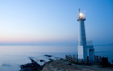 天平公座中呈令狐令公时蔡京在坐京曾为僧徒故有第五句