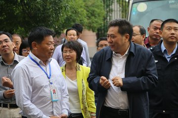 夏云峰（丙寅六月为筠翁寿）