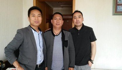 送袁中丞持节册南诏五韵（净字）