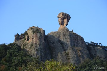 应百里李天益来求作奉川十咏似之·石夫人