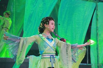 秋晚登广陵城
