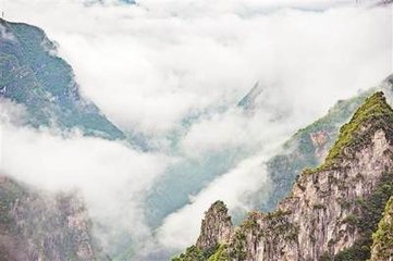 巫山高（一作巫山高和皇甫拾遗）