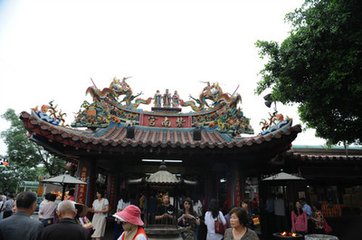 中台五题。石柱（外祖在南宫，七转名曹，镌记皆在）