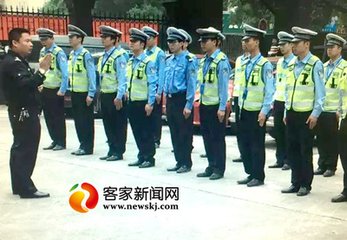 题陆山人楼