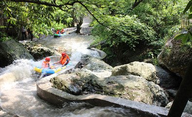和宁国守沈察院九月严霜十五韵
