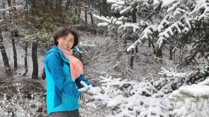 闻同官会碧沚用出郊韵三首