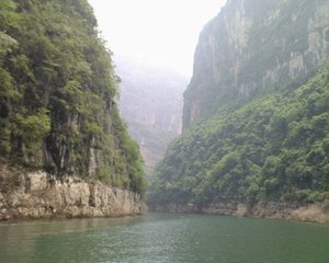 和朱使欣道峡似巫山之作
