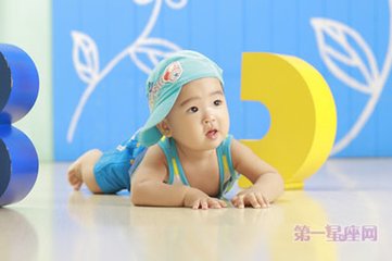 百字谣（贺彭谦仲八月生子）