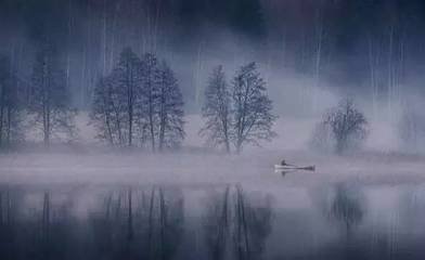 南乡子·阴重雨垂垂