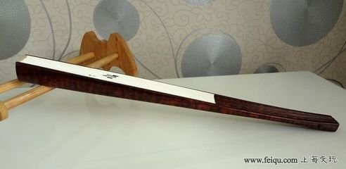采桑子·高城鼓动兰釭灺