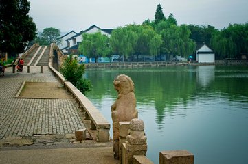 烟雨中过石湖（三首）