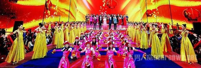 虞美人·三年万里黄尘路