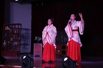 鹊桥仙（五月四日仲远浴儿）
