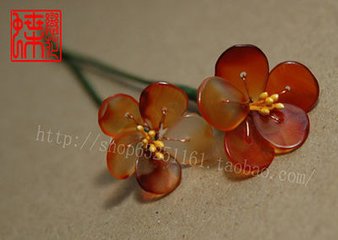 蝶恋花·开到杏花寒食近