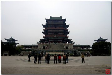 送洪州李别驾之任