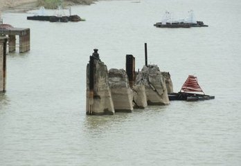和子瞻次孙觉谏议韵题郡伯闸上斗野亭见寄