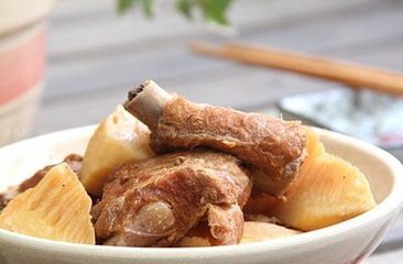 食烧笋留题陈惟寅竹间