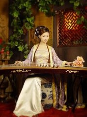 戏题仕女图