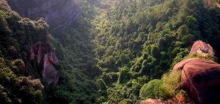 奉和登会昌山应制