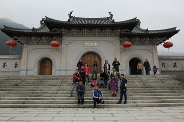 送储令赴韶州乐昌