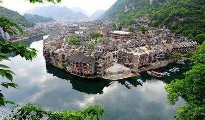 三冈亭在邑西南三十里秦昭王使谒者王稽使魏