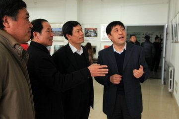 用元韵答汪广文