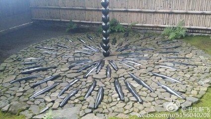 东山谒外大父墓