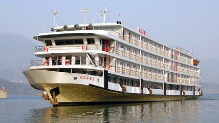 和萧侍御监祭白帝城西村寺斋沐览镜…吏部孟员外并见赠