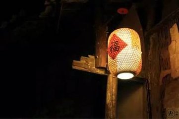 赴饮席家人供新衣