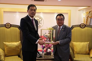 赠秦觏兼简苏迨二首