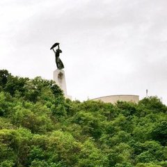 满江红（清明前三日登清晖作）
