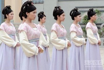 秦女卷衣（一作妾薄命）